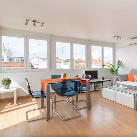 Apartamento Atico Las Letras - Alojamiento De Temporada Мадрид Екстериор снимка