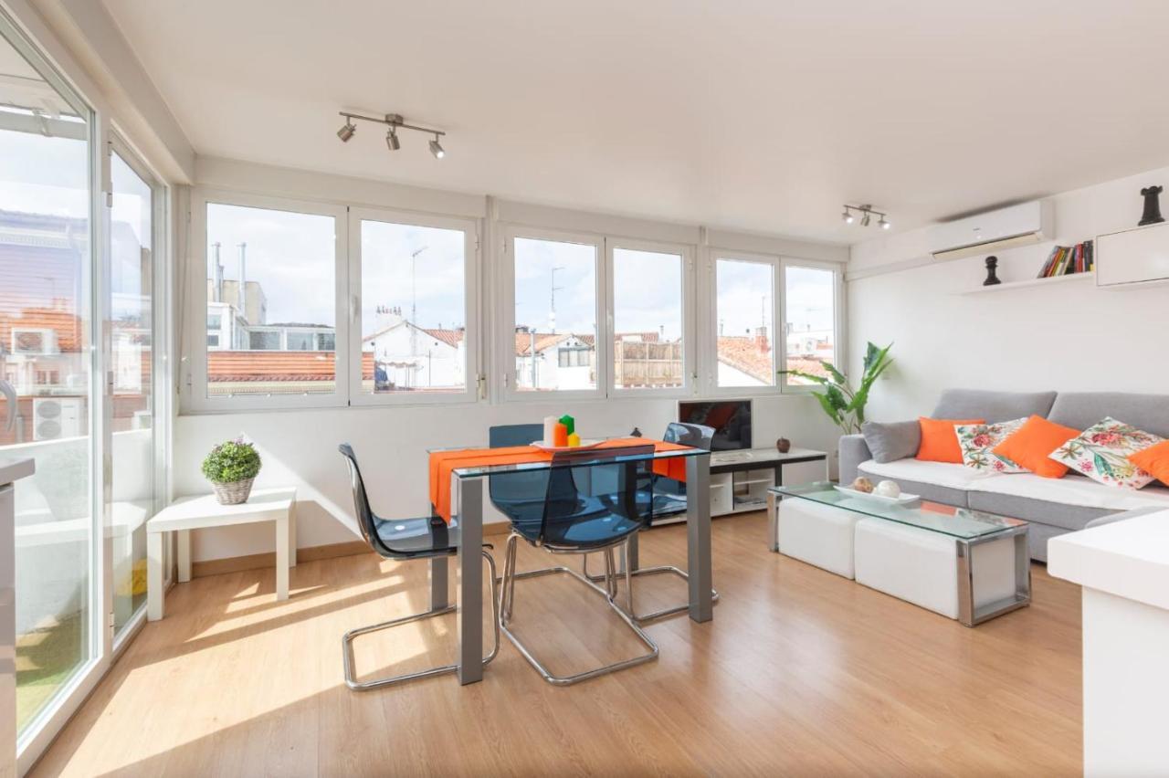 Apartamento Atico Las Letras - Alojamiento De Temporada Мадрид Екстериор снимка